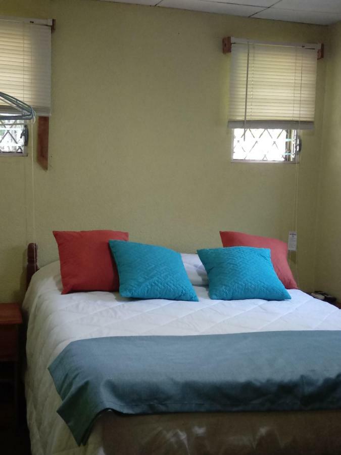 Hostal Casa Los Espinoza 마나과 외부 사진